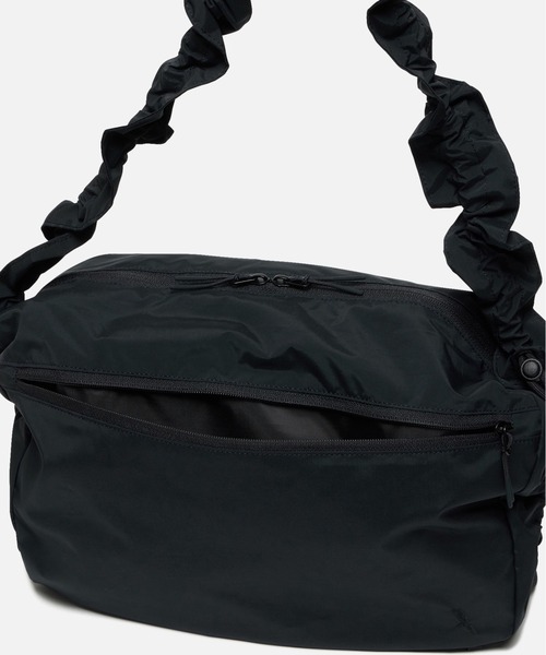 AIGLE（エーグル）の「撥水 リボンシャーリング パッカブル 2wayショルダーバッグ（ショルダーバッグ・レディース・アイボリー/ブルーグレー/ブラック・FREE）」の19枚目の写真