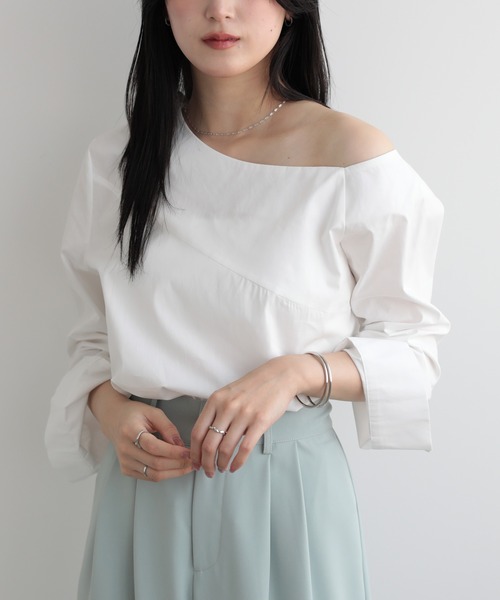 オフショルダー 肩出し長袖トップス（シャツ/ブラウス）｜LUMIRA