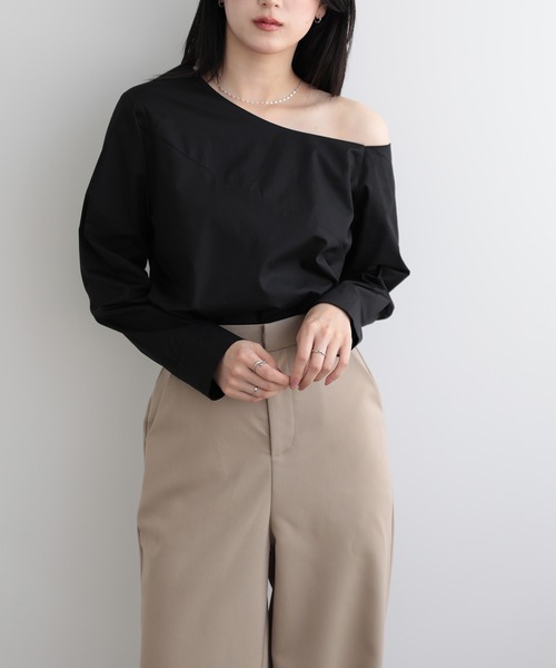 オフショルダー 肩出し長袖トップス（シャツ/ブラウス）｜LUMIRA