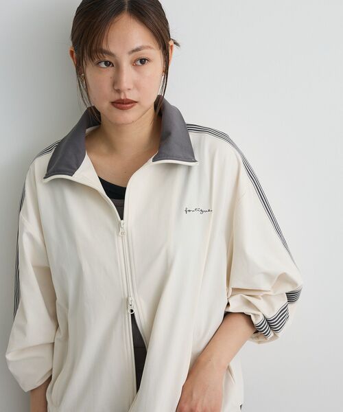 CRAFT STANDARD BOUTIQUE（クラフトスタンダードブティック）の「軽量/接触冷感/UVカット トラックジャケット（ジャージ・レディース・ブラック/アイボリー/チャコールグレー/ベージュ/ネイビー/カーキ・S/M/L）」の8枚目の写真