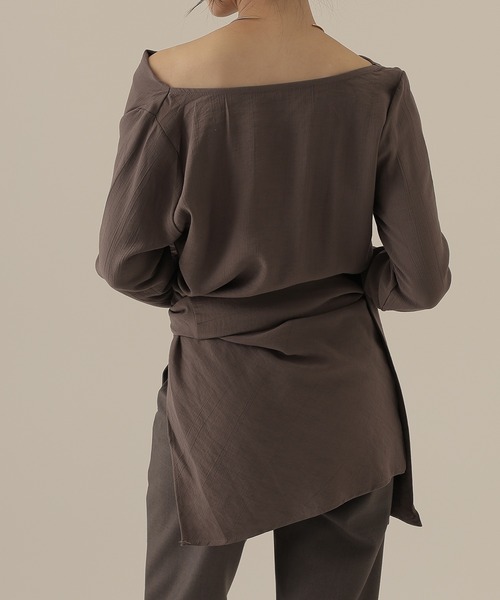 SUWDEE(スーディー)の「side slit belted tunic tops(Tシャツ/カットソー・レディース・チャコールグレー/ブラック/ホワイト・FREE)」の18枚目の写真
