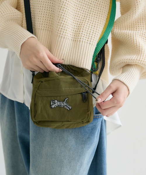 Paradise Picnic(パラダイスピクニック)の「TRANOI. TORA minibag(ショルダーバッグ・レディース・ブラック/アイボリー/カーキ・FREE)」の17枚目の写真