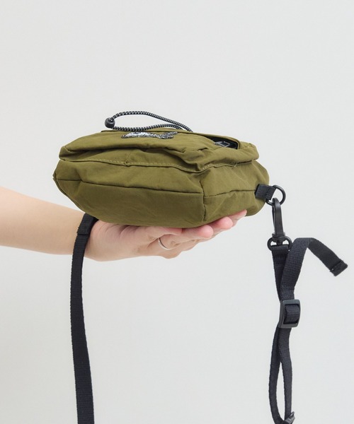 Paradise Picnic(パラダイスピクニック)の「TRANOI. TORA minibag(ショルダーバッグ・レディース・ブラック/アイボリー/カーキ・FREE)」の21枚目の写真