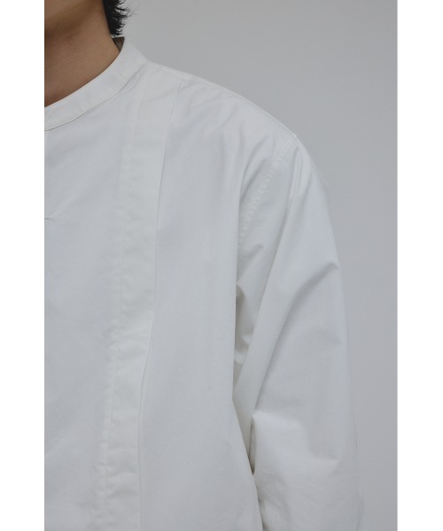 STYLEMIXER（スタイルミキサー）の「タックデザインノーカラーシャツ（シャツ/ブラウス・メンズ・ホワイト/ライトカーキ/ブラック・MEDIUM/LARGE）」の12枚目の写真