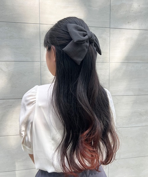 F i.n.t(フィント)の「【一部店舗限定展開】アソートビッグリボンバレッタ/fint フィント(バレッタ/ヘアクリップ・レディース・チャコールグレー/グレー/ブラック×ホワイト/ネイビー×ホワイト・FREE)」の3枚目の写真