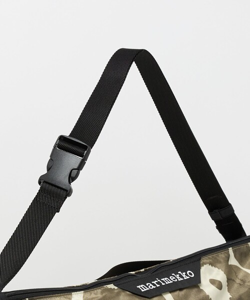 Steven Alan(スティーブンアラン)の「<marimekko>NEAT CROSSBODY Unikko L/ショルダーバッグ(ショルダーバッグ・レディース・ベージュ・FREE)」の5枚目の写真