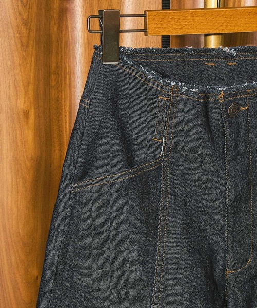 ROSE BUD（ローズバッド）の「WIDE DENIM PANTS（デニムパンツ・レディース・インディゴブルー/ブラック・ONE SIZE）」の7枚目の写真