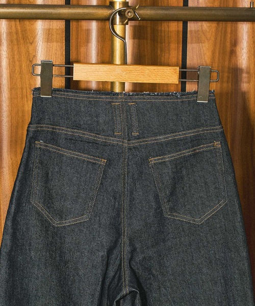 ROSE BUD（ローズバッド）の「WIDE DENIM PANTS（デニムパンツ・レディース・インディゴブルー/ブラック・ONE SIZE）」の10枚目の写真