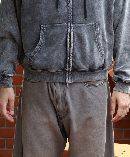 ８(eight)（エイト）の「製品加工ショート丈ジップパーカー（パーカー・メンズ・ブラック/ピンク/チャコールグレー・MEDIUM/LARGE）」の14枚目の写真