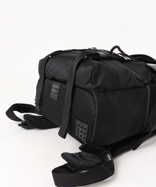 Maison Margiela（メゾンマルジェラ）の「Maison Margiela HIGH TECH MEDIUM BACKPACK（バックパック/リュック・メンズ・ブラック・FREE）」の3枚目の写真