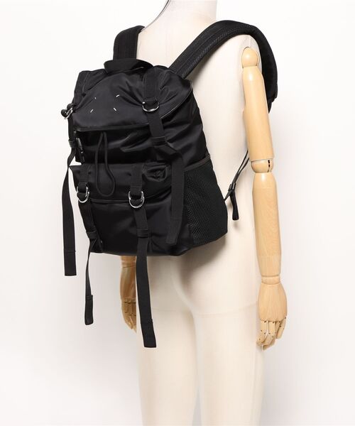 Maison Margiela（メゾンマルジェラ）の「Maison Margiela HIGH TECH MEDIUM BACKPACK（バックパック/リュック・メンズ・ブラック・FREE）」の5枚目の写真