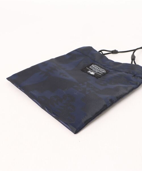 NEW ERA（ニューエラ）の「【NEW ERA/ニューエラ】FLAT NECK POUCH PENDLETON（ショルダーバッグ・メンズ・ブラック・FREE）」の4枚目の写真
