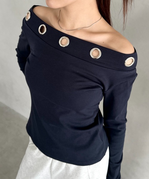 Bamm(バム)の「アイレットデザインオフショル長袖トップス(Tシャツ/カットソー・レディース・ブラック/ネイビー/ホワイト/ブラウン・FREE)」の4枚目の写真