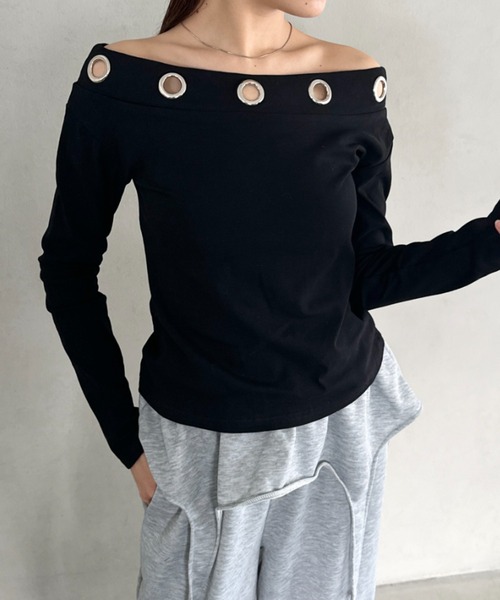 Bamm(バム)の「アイレットデザインオフショル長袖トップス(Tシャツ/カットソー・レディース・ブラック/ネイビー/ホワイト/ブラウン・FREE)」の3枚目の写真