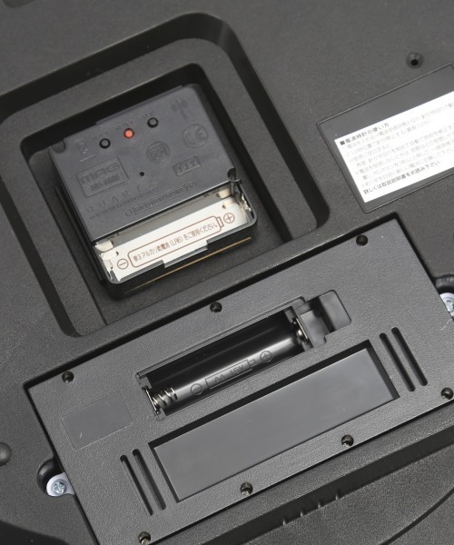 その他セレクト（ソノタセレクト）の「MAG デジアナ電波掛時計 ゴーフル（掛け時計・レディース・ナチュラル/ブラウン・FREE）」の8枚目の写真