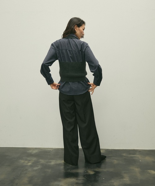 Lutim by u(ルチバイユー)の「Halter knit bustier set shirt / ホルターニットビスチェセットシャツ(シャツ/ブラウス・レディース・ネイビー/ブラック・FREE)」の4枚目の写真