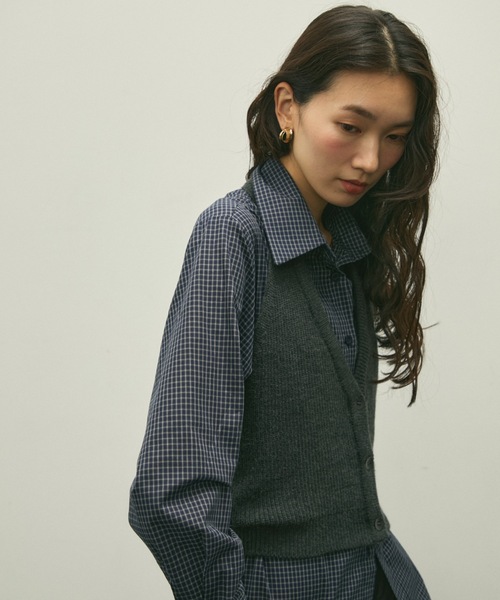 Lutim by u(ルチバイユー)の「Halter knit bustier set shirt / ホルターニットビスチェセットシャツ(シャツ/ブラウス・レディース・ネイビー/ブラック・FREE)」の3枚目の写真