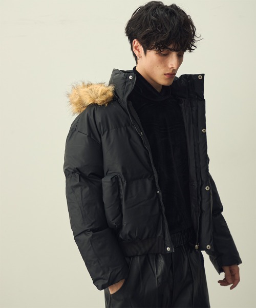 Shoowtime(ショウタイム)の「Eco Fur Hooded Short Puffer Jacket / エコファーフードショートパッファージャケット(ダウンジャケット/コート・メンズ・ベージュ/ブラック・X-LARGE/MEDIUM/LARGE)」の13枚目の写真