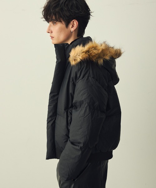 Shoowtime(ショウタイム)の「Eco Fur Hooded Short Puffer Jacket / エコファーフードショートパッファージャケット(ダウンジャケット/コート・メンズ・ベージュ/ブラック・X-LARGE/MEDIUM/LARGE)」の17枚目の写真
