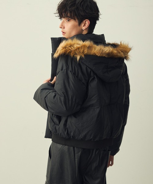 Shoowtime(ショウタイム)の「Eco Fur Hooded Short Puffer Jacket / エコファーフードショートパッファージャケット(ダウンジャケット/コート・メンズ・ベージュ/ブラック・X-LARGE/MEDIUM/LARGE)」の12枚目の写真