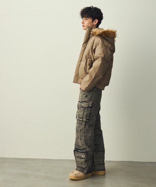 Shoowtime(ショウタイム)の「Eco Fur Hooded Short Puffer Jacket / エコファーフードショートパッファージャケット(ダウンジャケット/コート・メンズ・ベージュ/ブラック・X-LARGE/MEDIUM/LARGE)」の7枚目の写真