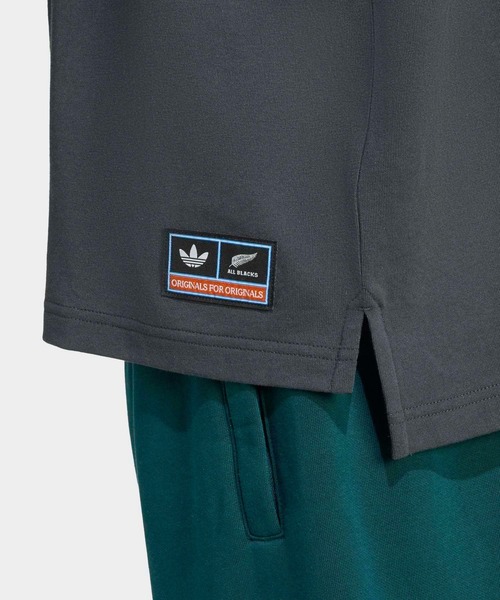adidas(アディダス)の「adidas Originals & オールブラックス ルーズ グラフィック 半袖Tシャツ / アディダスオリジナルス(Tシャツ/カットソー・メンズ・グレー・XX-LARGE/3XL/LARGE/MEDIUM/SMALL/X-LARGE/X-SMALL)」の4枚目の写真