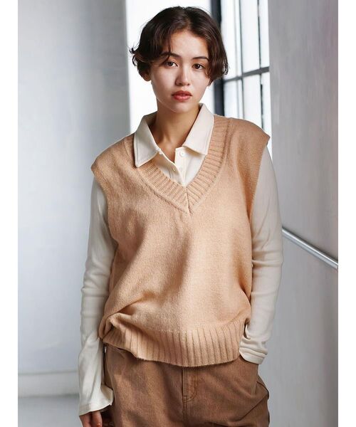FIKA.（フィーカ）の「V-neck wide knit vest（ニット/セーター・レディース・アイボリー/ダークブラウン/イエロー・MEDIUM）」の4枚目の写真