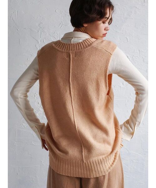FIKA.（フィーカ）の「V-neck wide knit vest（ニット/セーター・レディース・アイボリー/ダークブラウン/イエロー・MEDIUM）」の8枚目の写真