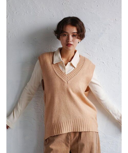 FIKA.（フィーカ）の「V-neck wide knit vest（ニット/セーター・レディース・アイボリー/ダークブラウン/イエロー・MEDIUM）」の9枚目の写真