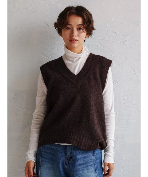 FIKA.（フィーカ）の「V-neck wide knit vest（ニット/セーター・レディース・アイボリー/ダークブラウン/イエロー・MEDIUM）」の12枚目の写真