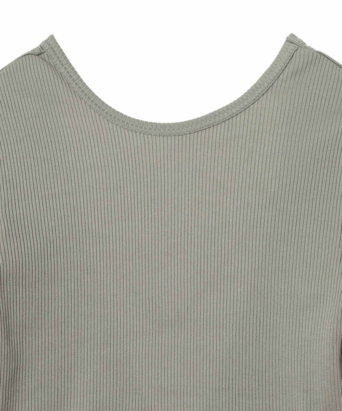 TOGA PULLA(トーガ プルラ)の「TOGA PULLA Tereko long sleeve Forget me nots SP fmn TP252-JK542(Tシャツ/カットソー・レディース・グリーン/ブラック・38/36)」の4枚目の写真