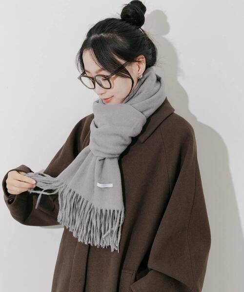 SMELLY（スメリー）の「ムジシンプルマフラー（マフラー・レディース・ブルー/グレー/ブラック/イエロー/モカ・-）」の6枚目の写真