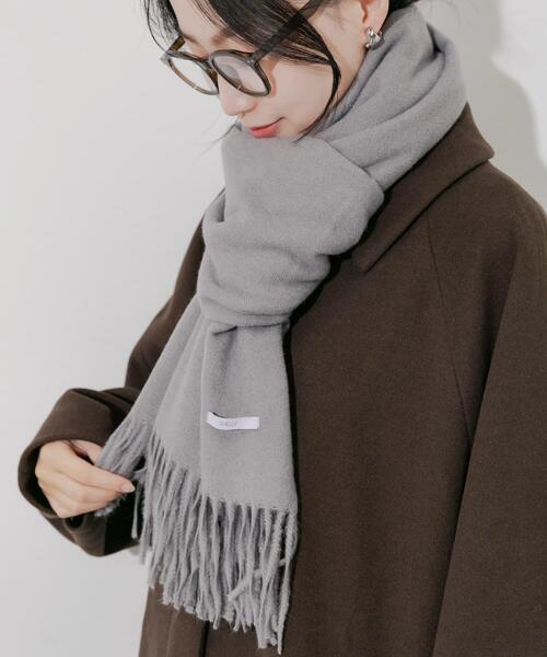 SMELLY（スメリー）の「ムジシンプルマフラー（マフラー・レディース・ブルー/グレー/ブラック/イエロー/モカ・-）」の8枚目の写真