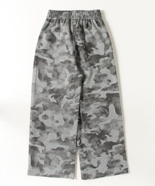 KOM/ドットケーオーエム』カモ柄ワイドイージーパンツ【CN