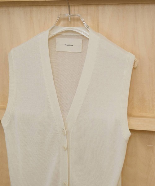TODAYFUL(トゥデイフル)の「TODAYFUL Tencelsilk Knit Vest テンセルシルクニットベスト/12610517(ベスト・レディース・キナリ/ダークブラウン・ONE SIZE)」の8枚目の写真