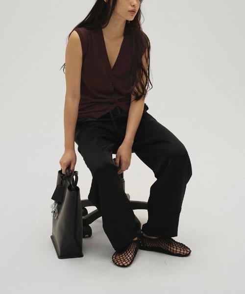 TODAYFUL(トゥデイフル)の「TODAYFUL Tencelsilk Knit Vest テンセルシルクニットベスト/12610517(ベスト・レディース・キナリ/ダークブラウン・ONE SIZE)」の4枚目の写真