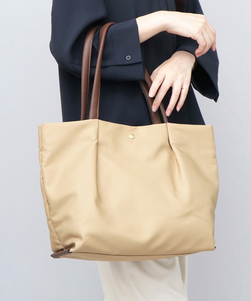 Legato Largo（レガートラルゴ）の「肩楽 撥水ナイロン ビジネス トートバッグ A4・PC収納対応 軽量 肩楽シリーズ（ビジネスバッグ・レディース・ベージュ/ネイビー/ブラック/グレー/ライトブラウン・FREE）」の14枚目の写真