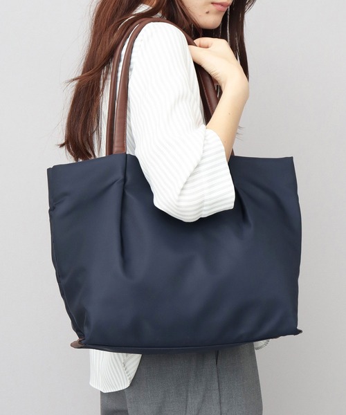 Legato Largo（レガートラルゴ）の「肩楽 撥水ナイロン ビジネス トートバッグ A4・PC収納対応 軽量 肩楽シリーズ（ビジネスバッグ・レディース・ベージュ/ネイビー/ブラック/グレー/ライトブラウン・FREE）」の15枚目の写真