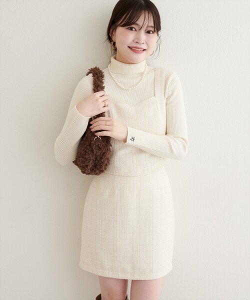 natural couture（ナチュラルクチュール）の「ワンポイント刺繍タートルリブニット（ニット/セーター・レディース・ブラック/グレー/オフホワイト/レッド/イエロー・FREE）」の9枚目の写真