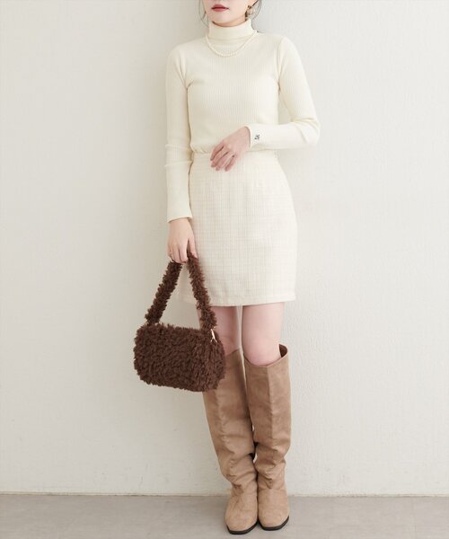 natural couture（ナチュラルクチュール）の「ワンポイント刺繍タートルリブニット（ニット/セーター・レディース・ブラック/グレー/オフホワイト/レッド/イエロー・FREE）」の10枚目の写真