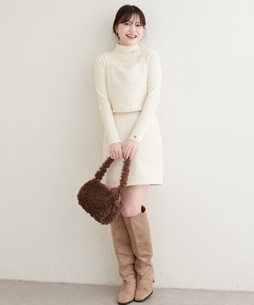 natural couture（ナチュラルクチュール）の「ワンポイント刺繍タートルリブニット（ニット/セーター・レディース・ブラック/グレー/オフホワイト/レッド/イエロー・FREE）」の11枚目の写真