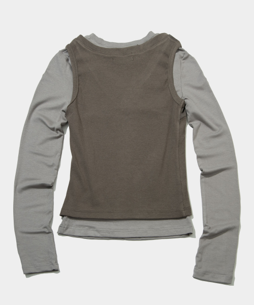 PLACE STUDIO（プレイススタジオ）の「スタッズVネックツーウェイスリーブレスレイヤードTシャツ[ベージュ]（Tシャツ/カットソー・レディース・ベージュ・FREE）」の2枚目の写真