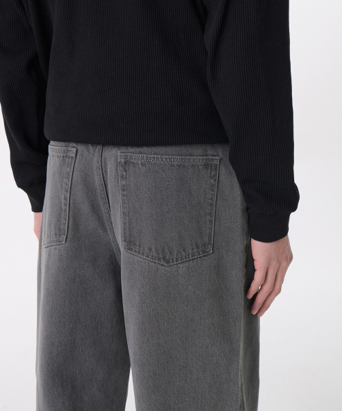 MUSINSA STANDARD（ムシンサスタンダード）の「ツーピンタックワイドデニムパンツ[グレー]（デニムパンツ・メンズ・その他・29/30/31/33/26/27/28/38/42/36/34/32）」の5枚目の写真