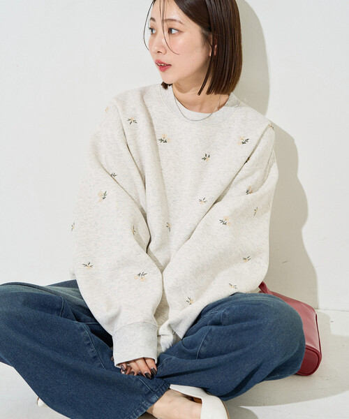 FREAK'S STORE(フリークスストア)の「限定展開 小花 刺繍 裏起毛 スウェット プルオーバー(スウェット・レディース・杢グレー/ネイビー/スミクロ・フリ-)」の16枚目の写真