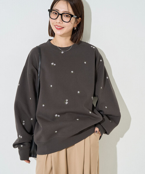 FREAK'S STORE(フリークスストア)の「限定展開 小花 刺繍 裏起毛 スウェット プルオーバー(スウェット・レディース・杢グレー/ネイビー/スミクロ・フリ-)」の21枚目の写真