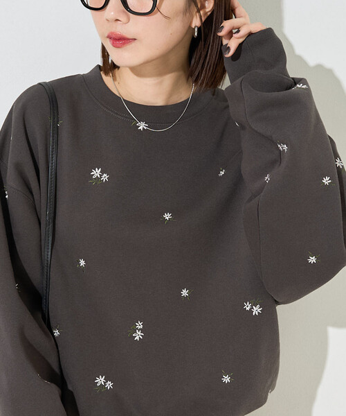 FREAK'S STORE(フリークスストア)の「限定展開 小花 刺繍 裏起毛 スウェット プルオーバー(スウェット・レディース・杢グレー/ネイビー/スミクロ・フリ-)」の22枚目の写真