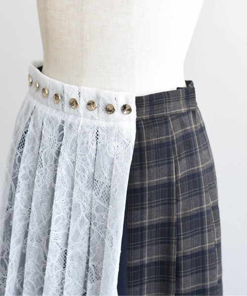 Eimee Law（エイミーロウ）の「プリーツレイヤード3TEXロングスカート（スカート・レディース・ブラウン/レッド/ダークグレー・MEDIUM）」の17枚目の写真