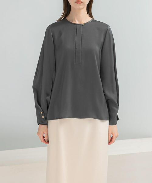 URBAN RESEARCH ROSSO WOMEN(アーバンリサーチ ロッソ)の「ピーチサテンデザインスリーブブラウス(シャツ/ブラウス・レディース・オフホワイト/チャコールグレー・FREE)」の11枚目の写真