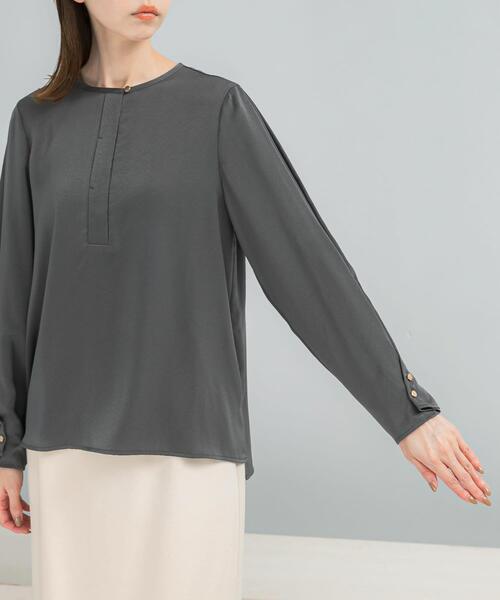 URBAN RESEARCH ROSSO WOMEN(アーバンリサーチ ロッソ)の「ピーチサテンデザインスリーブブラウス(シャツ/ブラウス・レディース・オフホワイト/チャコールグレー・FREE)」の14枚目の写真