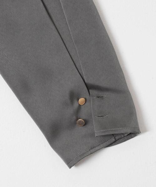 URBAN RESEARCH ROSSO WOMEN(アーバンリサーチ ロッソ)の「ピーチサテンデザインスリーブブラウス(シャツ/ブラウス・レディース・オフホワイト/チャコールグレー・FREE)」の19枚目の写真